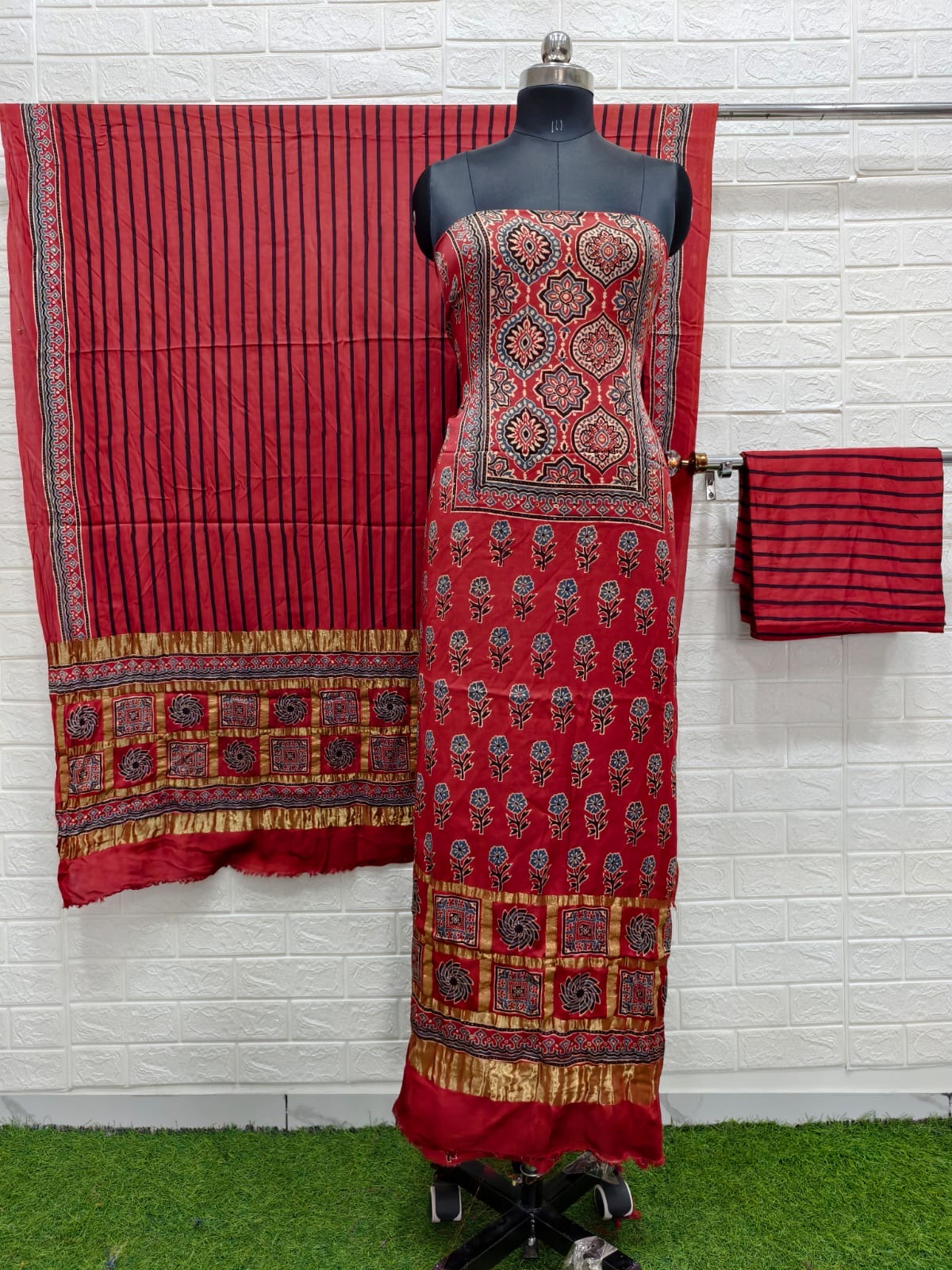 Ajrakh hand block print checks pallu top and dupatta suit