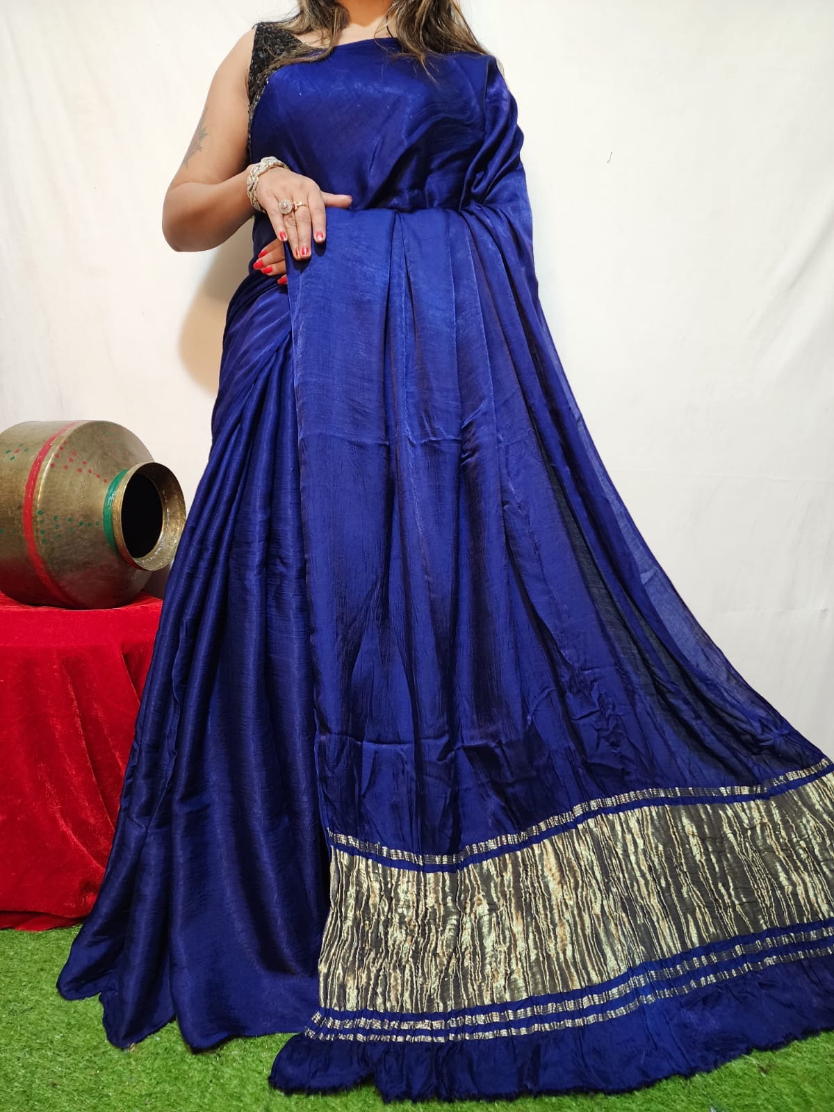 modal silk plan dye saree with zari pallu