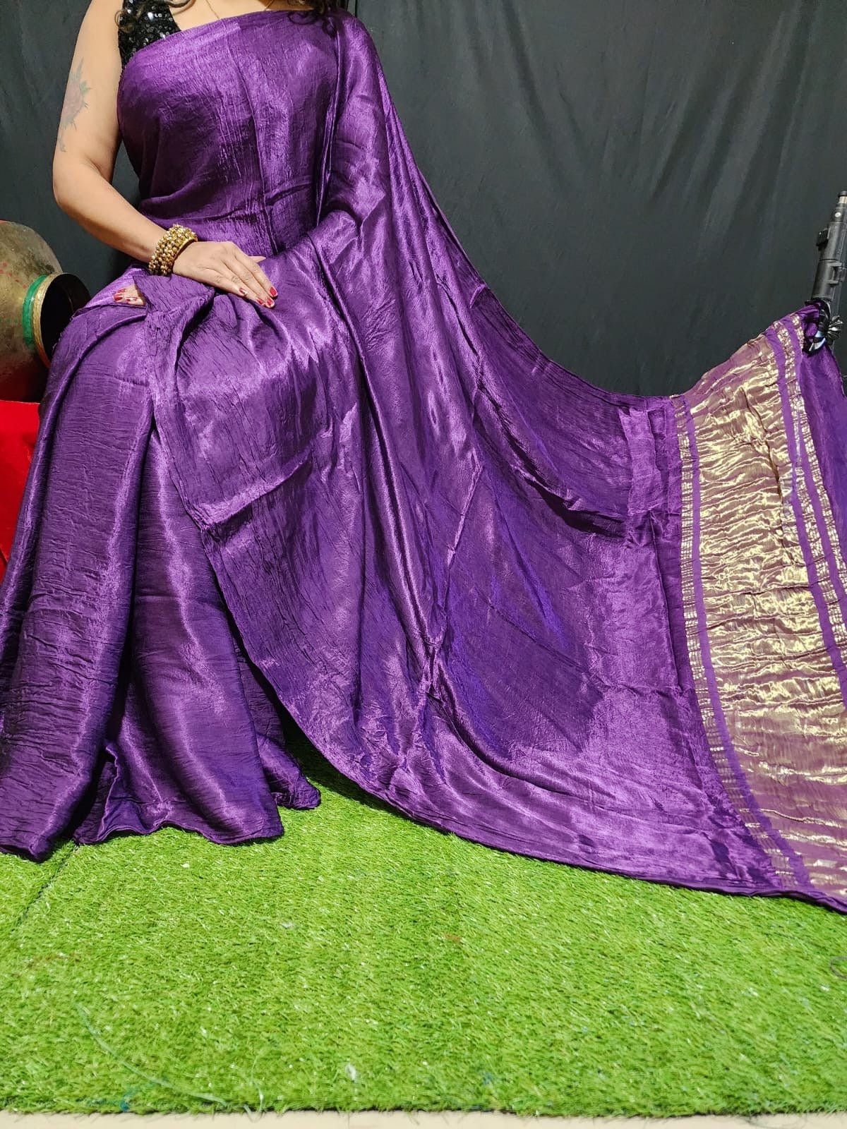 modal silk plan dye saree with zari pallu
