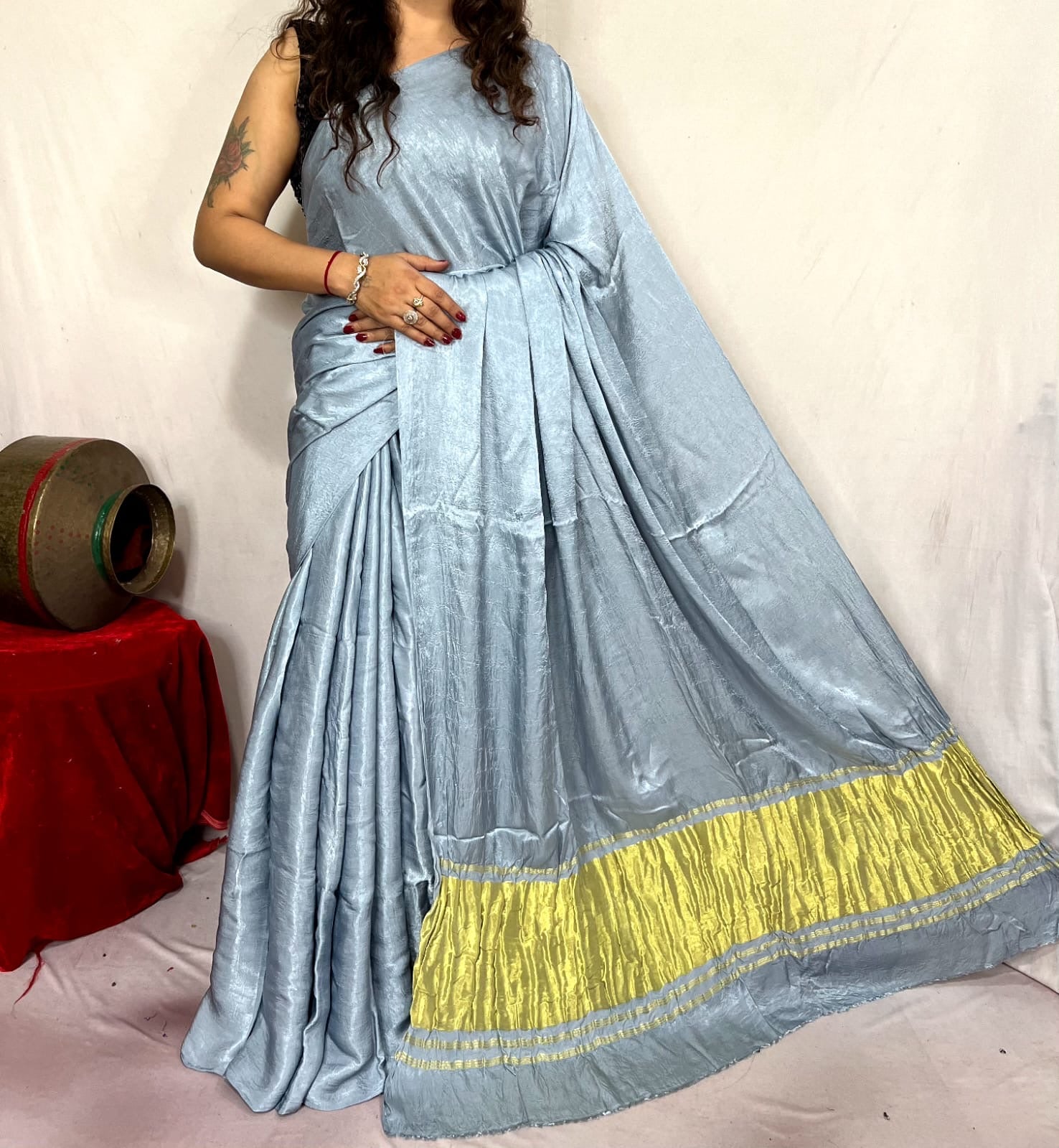 modal silk plan dye saree with zari pallu (Copy)