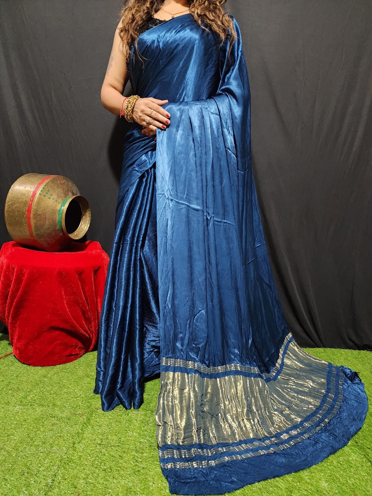 modal silk plan dye saree with zari pallu (Copy)