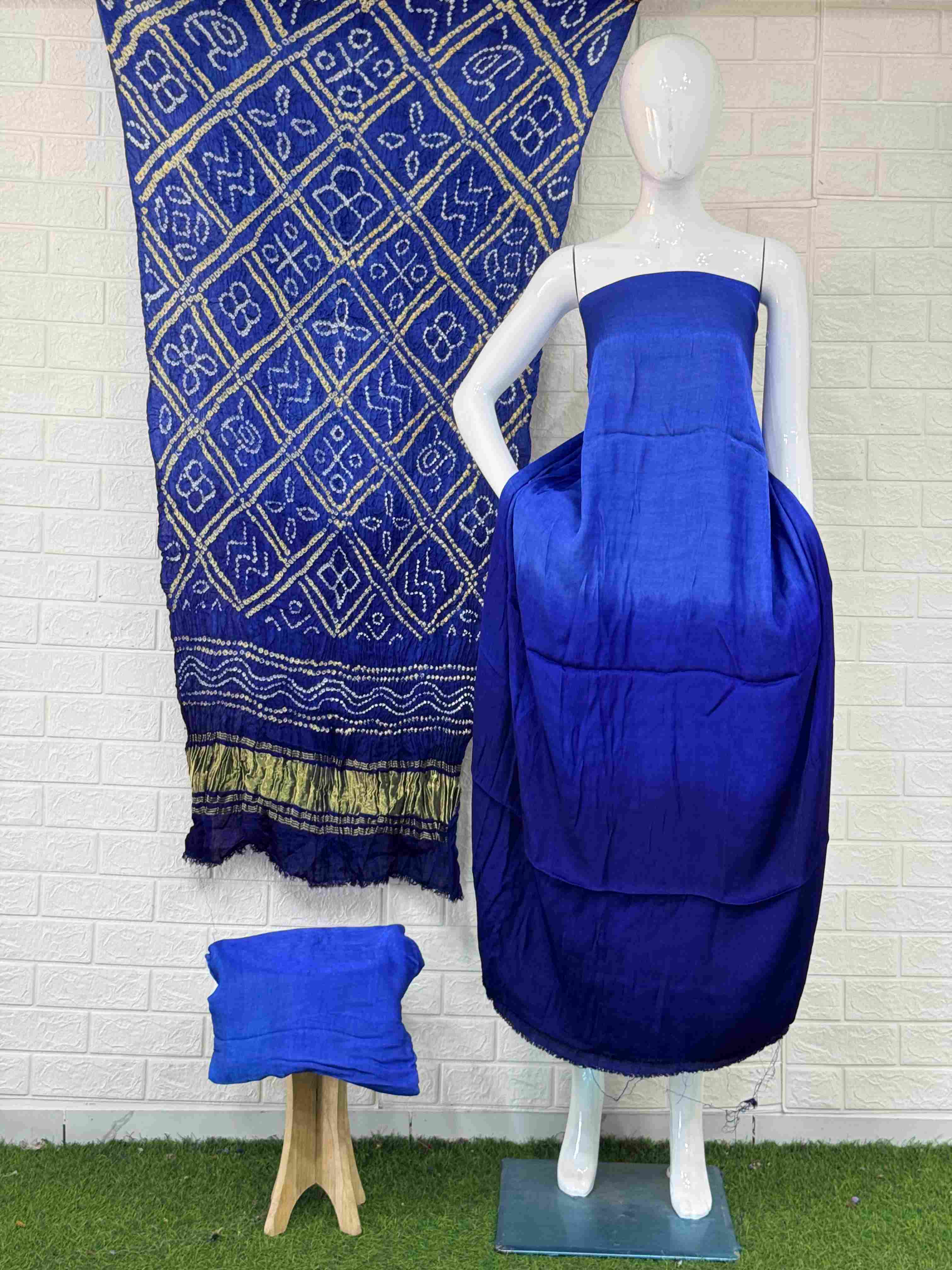 Modal Silk Shaded Lite & Dark Suit with Bandhej Barbhat Dupatta & Zari Pallu