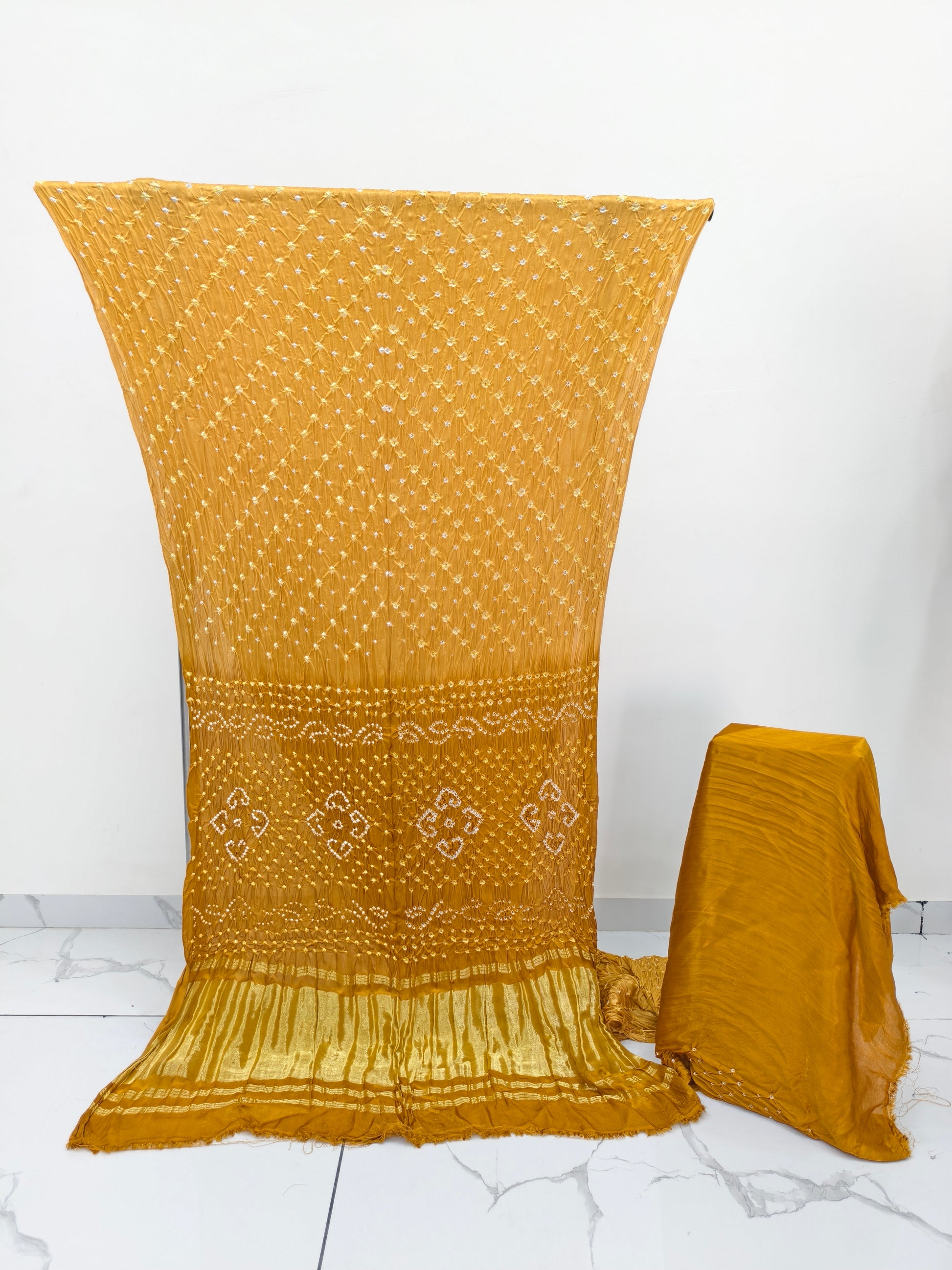 semi gajji bandhani saree with zari pallu