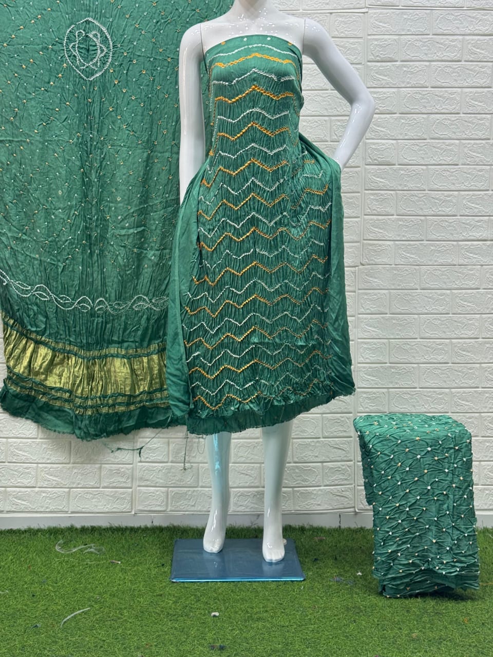Modal Silk Bandhani 3 Piece Suit – Pure Barik Bandhej Top, Dupatta & Bottom | Premium Ethnic Wear