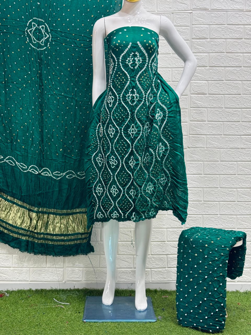 Modal Silk Bandhani 3 Piece Suit – Pure Barik Bandhej Top, Dupatta & Bottom | Premium Ethnic Wear