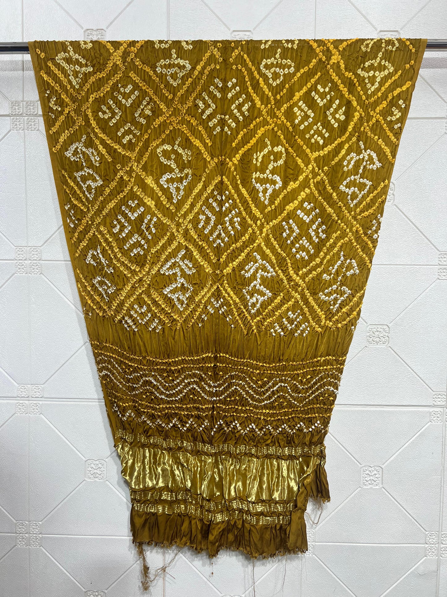 Modal Silk Barbhat Bandhej Barik bandhani With Zari Pallu Dupatta