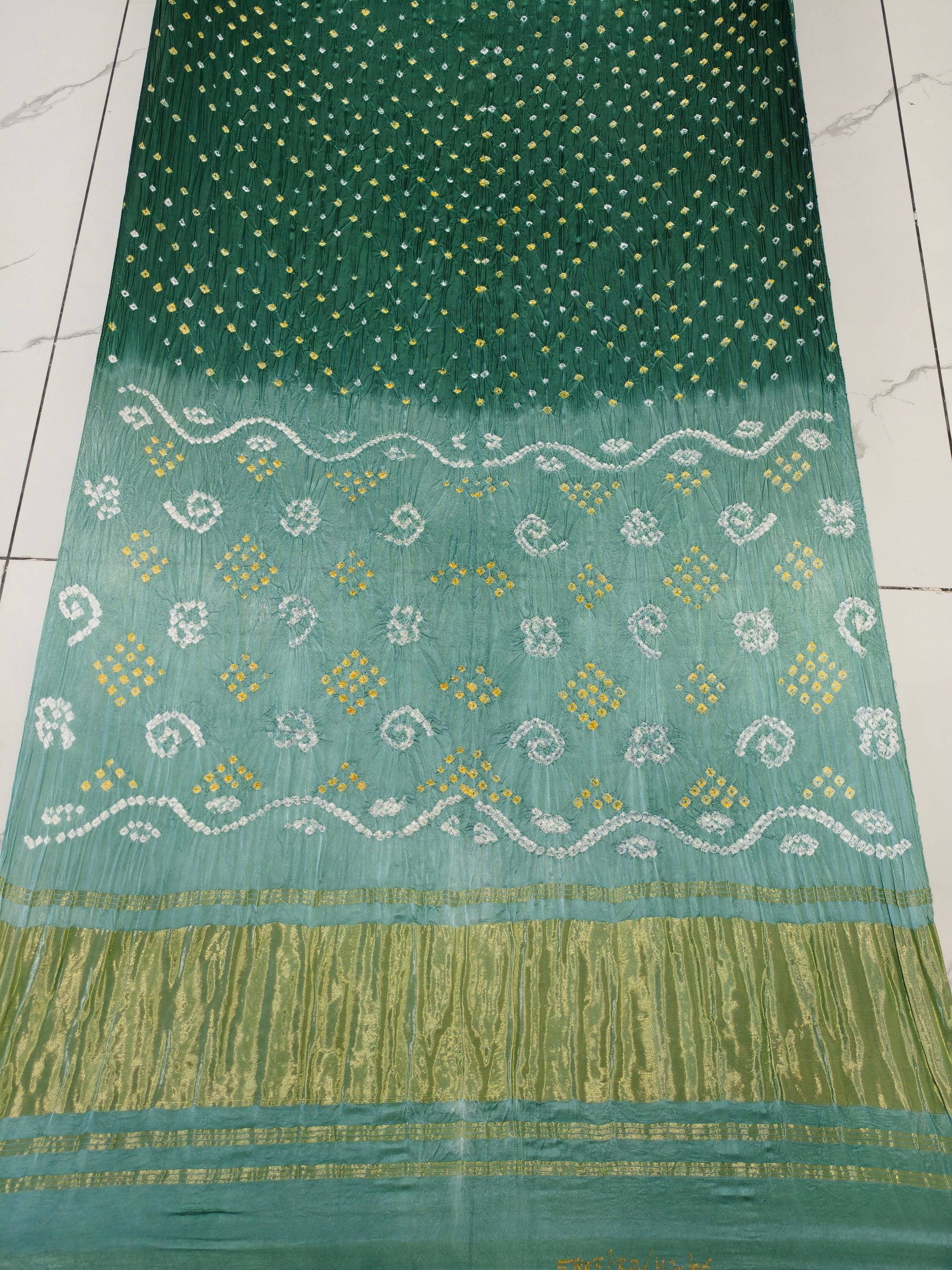 semi gajji bandhani saree with zari pallu