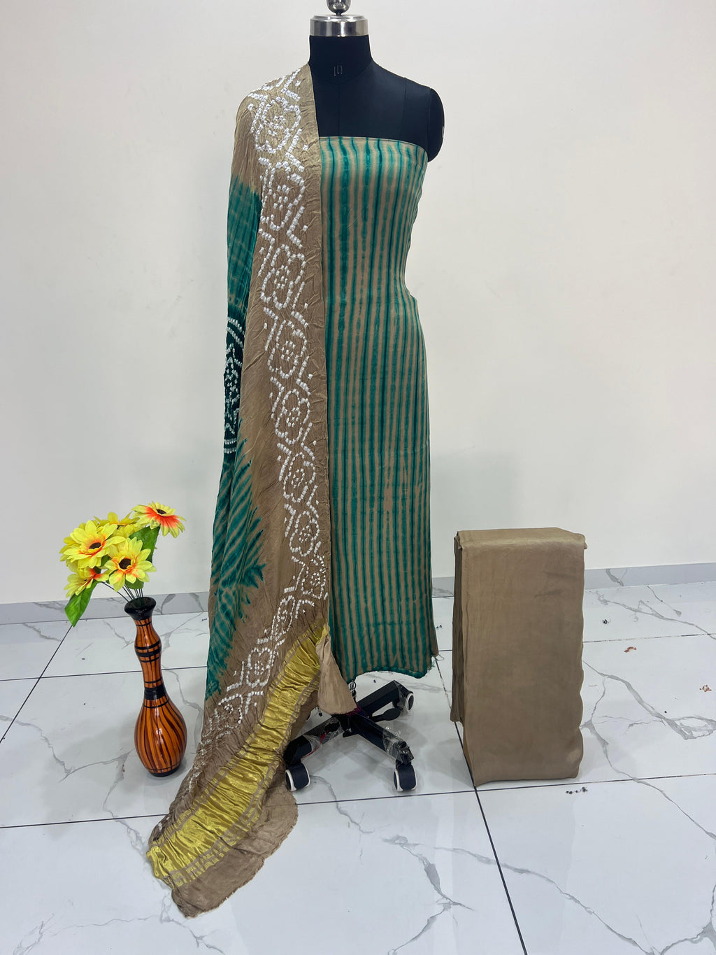 Modal Silk Tiy & Dye Bandhani dupatta 3 Pice suits