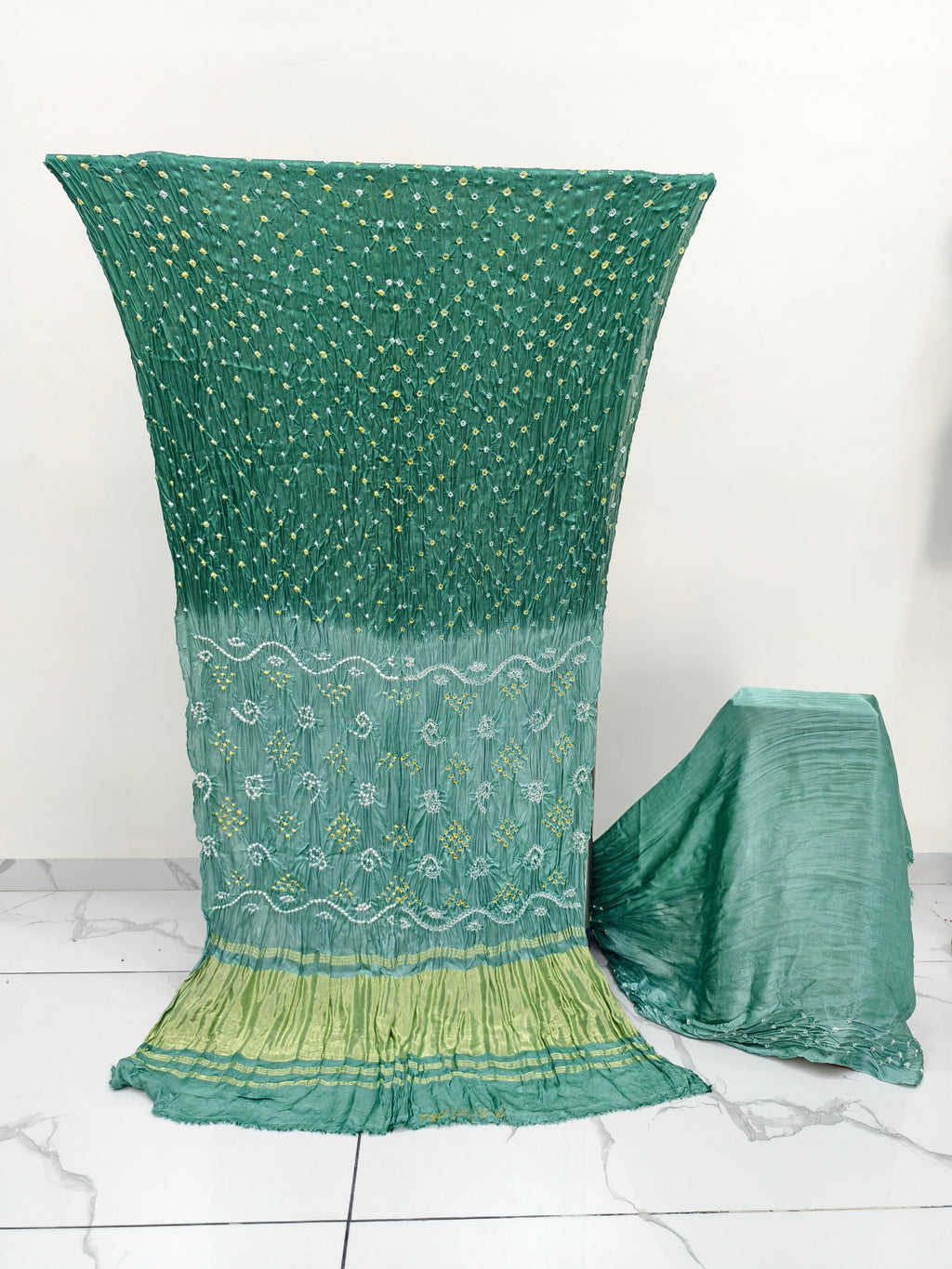 semi gajji bandhani saree with zari pallu